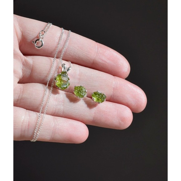 Raw Peridot Necklace Earring Set, Rough Peridot Necklace, Natural - Picture 2 of 3